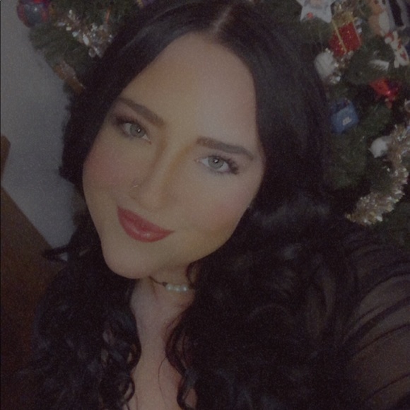 Meet your Posher, Meghan - Picture 1 of 1